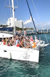 Charter Open Bar Catamaran for a Boat Party in Cancún and Isla Mujeres