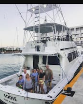 65ft Hatteras Luxury Motor Yacht up to 28 pax in Cancún, Quintana Roo