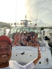 52' Sea Ray Yacht Charter for 12 people in Cancún