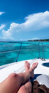 Sunseeker 64 Luxury Yacht in Cancún, 6 hours minimum rental
