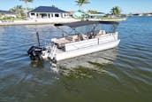 Godfrey Sweetwater 2486 SFL Lounge with a 200HP engine