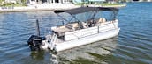 Godfrey Sweetwater 2486 SFL Lounge con un motor de 200 CV