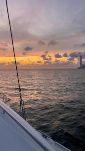 Catamaran à voile de luxe à Carthagène pour les fêtes/événements ! NOUVEAU : CROISIÈRES AU COUCHER DU SOLEIL !