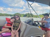 20' Sun Tracker Party Barge Dlx Pontoon Rental in Charlotte, North Carolina