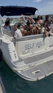 Fiesta Vee 330 de lujo Rinker de 33 pies con sonido de primera calidad