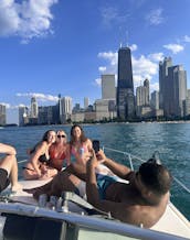 Experience the Best of Chicago on a 30ft Sea Ray Sundancer