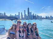 32' Motor Yacht Charter Downtown Chicago's Lake Front, Relax And Enjoy The Day With Family And Friends! rate Includes fuel, cleaning and Captain fee.
