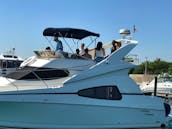35' Luxury Double-Decker Yacht Rental in Chicago - Up To 12 Guests!