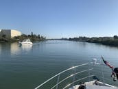 O melhor barco fretado em Clearwater, confortável e elegante, todas as comodidades, qualquer destino