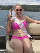 Sun Tracker Deluxe 20 Party Barge in Coeur d'Alene