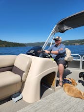 Sun Tracker Deluxe 20 Party Barge in Coeur d'Alene