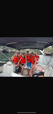 Sea Ray Sundeck 270 Boat for 8 person