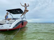Yamaha Jet-Boat! Enjoy the water in style!!! READ DESCRIPTION!