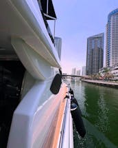 Louez ce yacht de luxe de 50 pieds pour 15 personnes à Dubaï