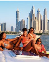 IATE MEGA LUXUOSO DE 88 PÉS COM JACUZZI EM DUBAI