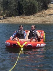 Sea Ray Ski Boat with all the essentials + LOUD AUDIO SYSTEM & Wakeboards / Tube