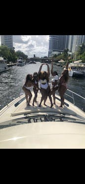 50ft Marquis Yacht - Tour South Florida in Luxury & Serenity