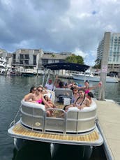 26ft South Bay Family/Party Tritoon boat in Fort Lauderdale