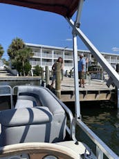 Barco flutuante divertido Avalon de 24 pés em Fort Walton Beach