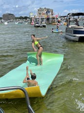 2013 Captained Bennington 26ft Pontoon Rental in Fort Walton Beach