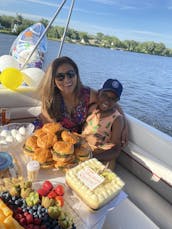 10 Person 34 foot Party Boat on the Ottawa River in Gatineau, Quebec