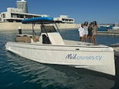 Barco a motor Aqua 30 em Protaras