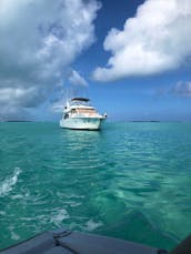 60ft Motor Yacht Charter in Beautiful Exuma, Bahamas