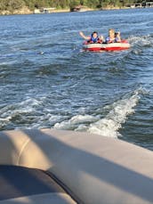 22' Pontoon in Lake Granbury, Texas