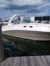 40’ Yatch - Sea Ray Sundancer for Charter