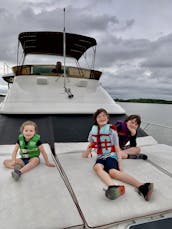 Location d'un bateau de croisière à cabine de 35 pieds sur le lac Lewisville