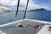 Alquiler de veleros en un catamarán de lujo hawaiano clásico de 52 pies en Honolulu, Hawái