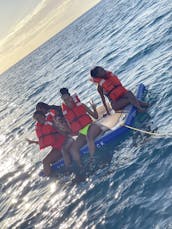 Tours privados de snorkel, cruceros al atardecer, charters personalizados.