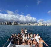 Tours privados de snorkel, cruceros al atardecer, charters personalizados.