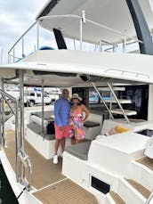 Luxe Catamaran in Waikiki, Hawaii - 43ft Private Catamaran Yacht