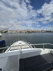 Luxurious Motor Yacht Charter for Daily Excursions in İstanbul