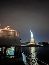 60’ Hatteras Luxury Yacht in New York