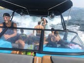 23' Wakesurf Boat Rental on Okanagan Lake