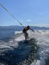 Alquiler de Malibu Bowrider en Kelowna, Columbia Británica