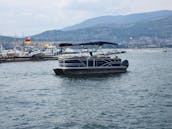 Sylvan Mirage 8520 Party Pontoon Boat with 115 hp in Kelowna, BC