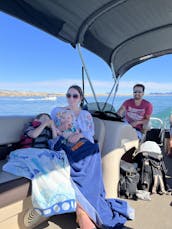 Incrível barcaça de festas Sun Tracker 20DLX 2018 no lago Havasu