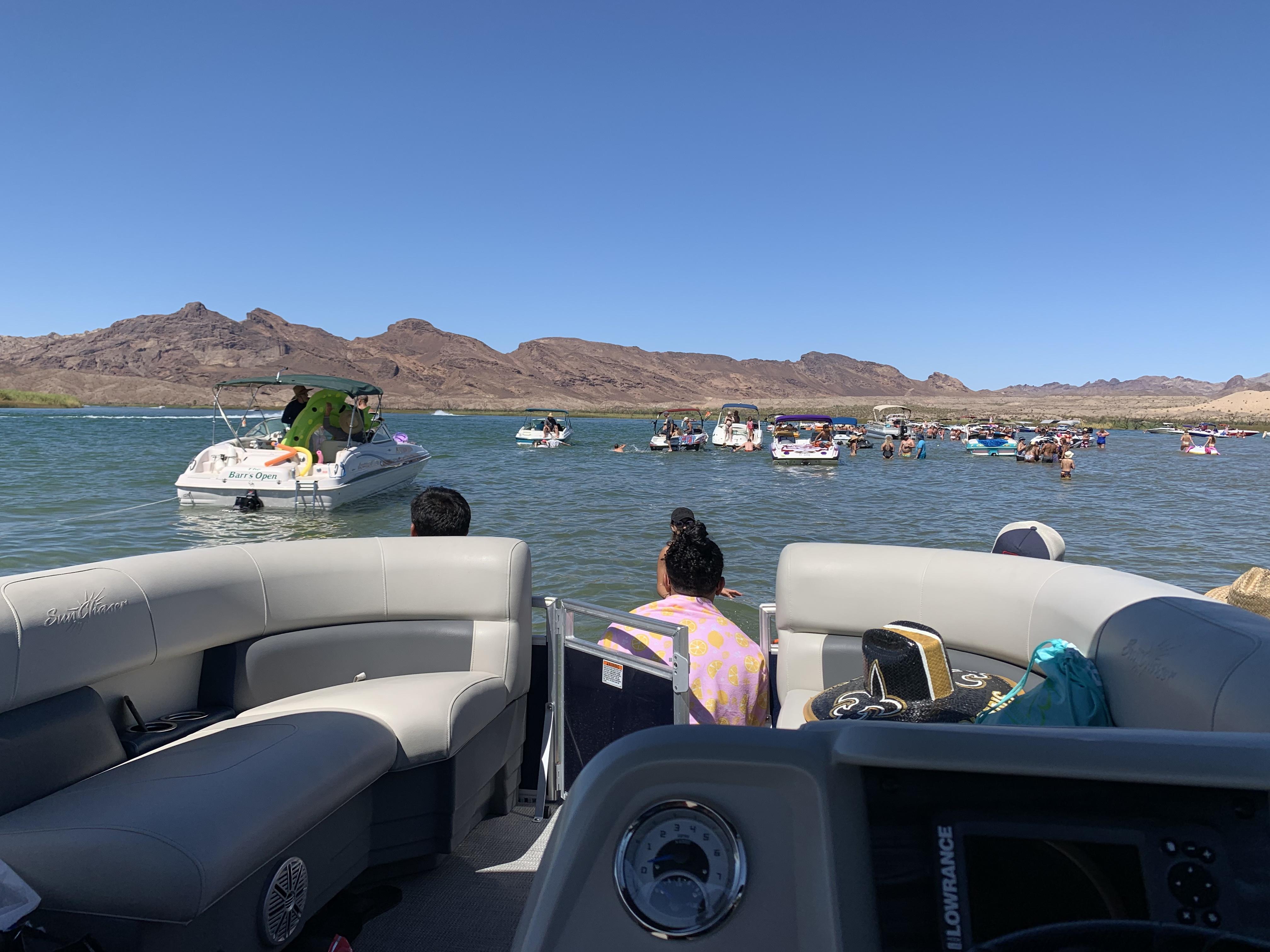 Fun Lake Havasu Pontoon Boat With Captain! 