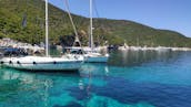 Yate a motor Cruisers 2670 en Poros, Cefalonia, Grecia