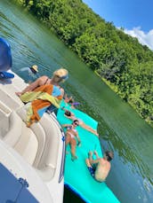 Stardeck Boat Rental in Little Rock/Hot Springs