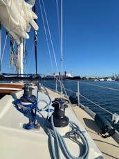 32' Ericson Racer/Cruiser Sailboat Charter in Long Beach, California