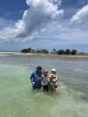 Enjoy Endless Fun in the Sun on the Bayliner 2659 Rendezvous