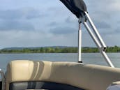 2020 Suncatcher Tritoon Boat Rental on Lake LBJ