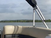 2020 Suncatcher Tritoon Boat Rental on Lake LBJ