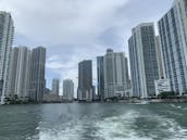 Incroyable expérience en yacht de 50 pieds sur le pont de Sedan à Miami Beach