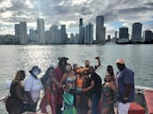 Catamarã Sailing Party de 60 pés em Miami, Flórida ($1.300 POR HORA)