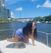 1 Hour free - Yacht and jetski in Miami: Sea Ray Sundancer 50ft